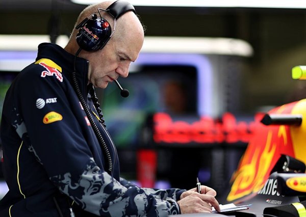 Ricciardo dostane penalizaci, potvrdil Newey