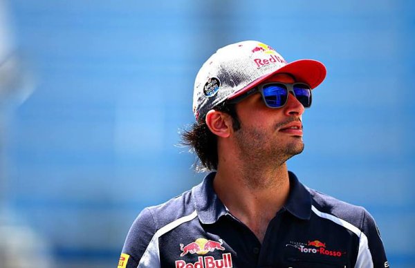 Sainz: Start měl být přerušen