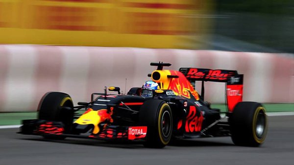 Red Bull se chystá porazit Ferrari