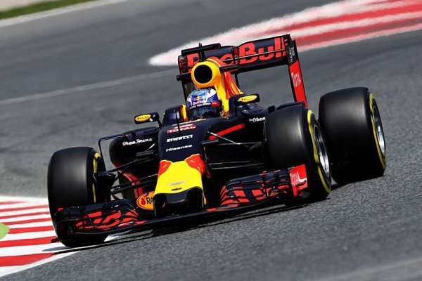 Ricciardo: Prostě jsme zahodili vítězství Ricciardo: Prostě jsme zahodili vítězství