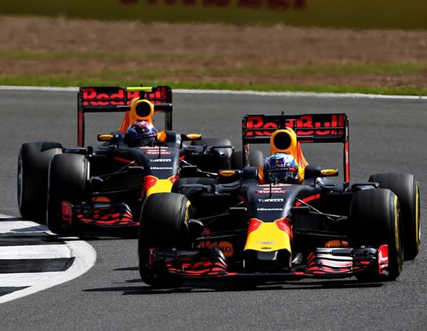 Ricciardo: Verstappen je závodní nerd Ricciardo: Verstappen je závodní nerd