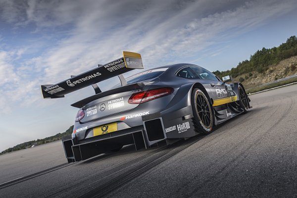 Odhalená budoucnost: Mercedes-AMG C 63 DTM 2016 