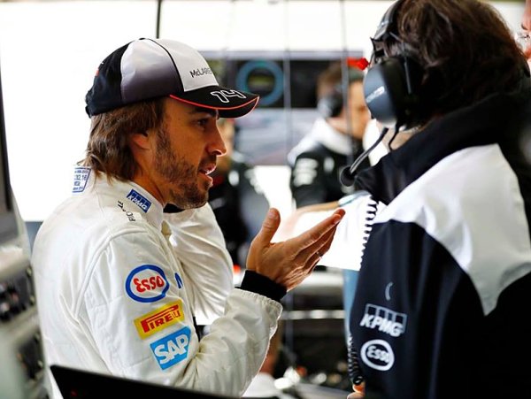 Alonso neodejde, dokud nevyzkouší vůz sezóny 2017