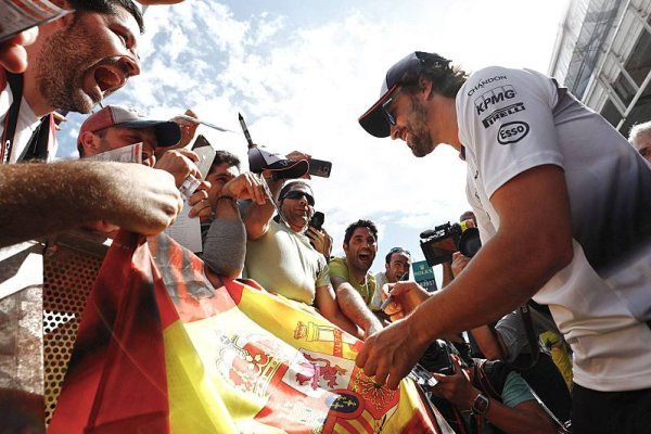 Sainz: Alonso je jako šestinásobný šampion