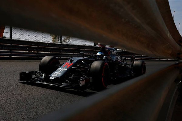 Alonso dává otazník nad aerodynamiku, ne nad motor