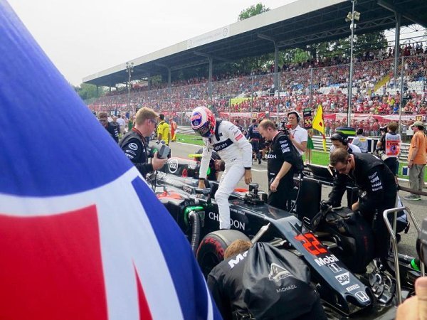 Button chce ještě porazit Ferrari Button chce ještě porazit Ferrari