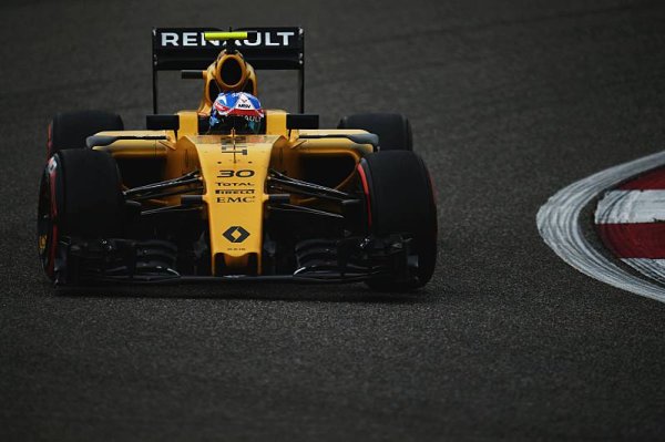Renault v Barceloně otestuje B-verzi motoru