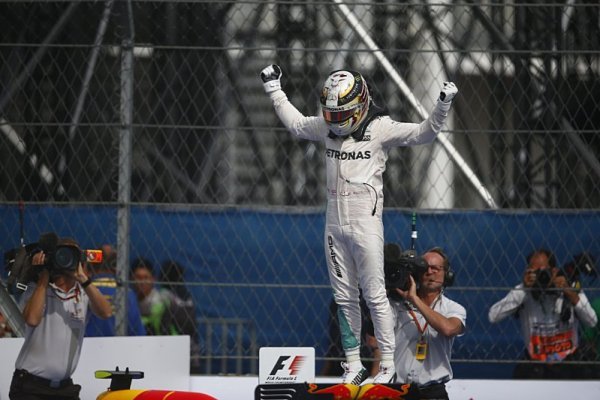 Lewis Hamilton: Žádnou výhodu jsem nezískal