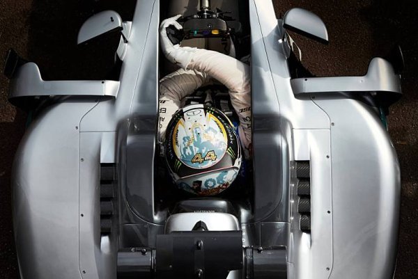 Jak Hamilton vyhrál s jednozastávkovou strategií? Jak Hamilton vyhrál s jednozastávkovou strategií?