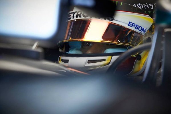 Hamilton měl Rosberga pokrytého Hamilton měl Rosberga pokrytého