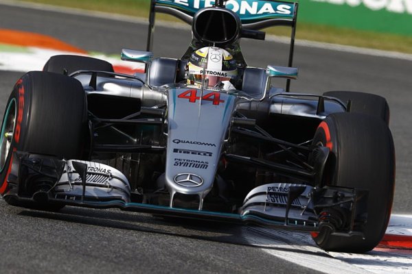Lewis Hamilton ovládl kvalifikaci na VC Itálie