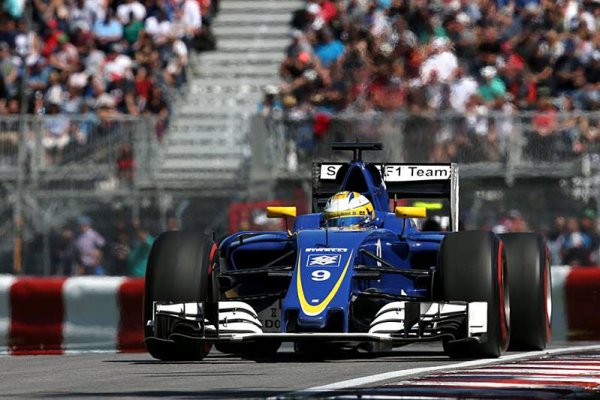 Sauber míří do středu pole