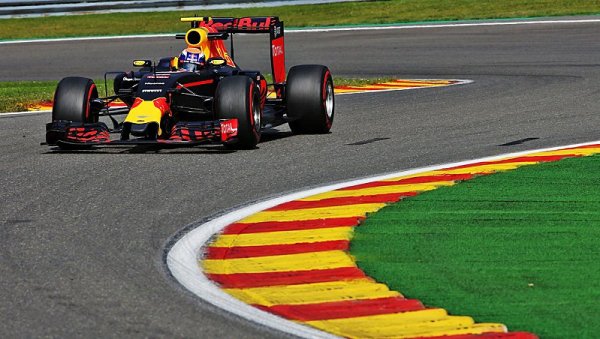 Verstappen dostal další tribunu