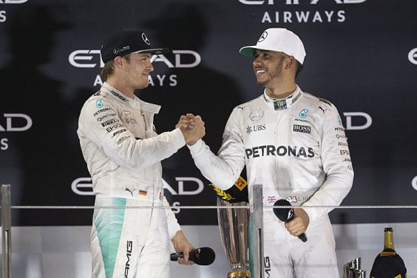 Rosberg slavil titul