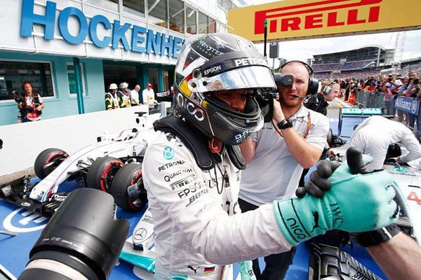 Ecclestone o Rosbergovi: Pouze mistr světa