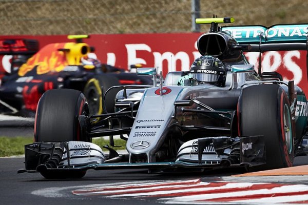 Rosberg vyhrál dramatickou kvalifikaci na VC Maďarska!