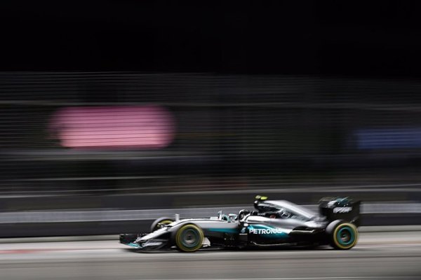 Rosberg vyhrál závod, opět vede šampionát!