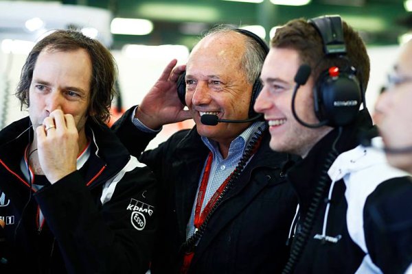 Dennis se rozloučil se zaměstnanci McLarenu