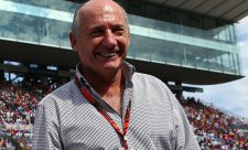 Ron Dennis by dal McLarenu pět bodů z deseti