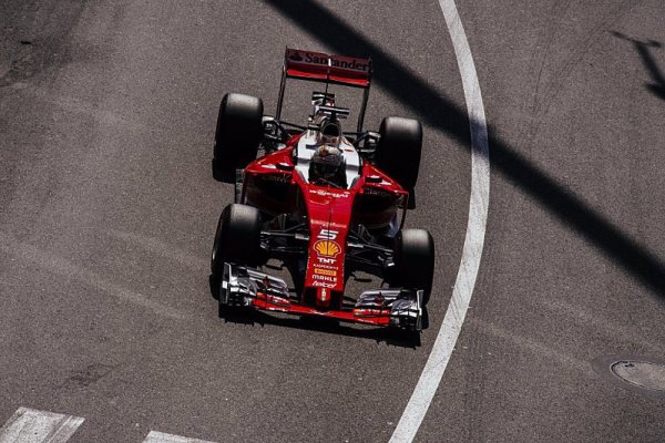 Ferrari i McLaren si musí poradit s pneumatikami