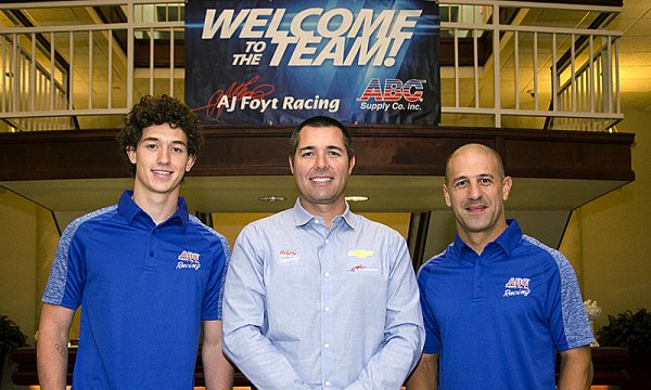 Foyt vsadí na brazilské duo Kanaan a Leist Foyt vsadí na brazilské duo Kanaan a Leist