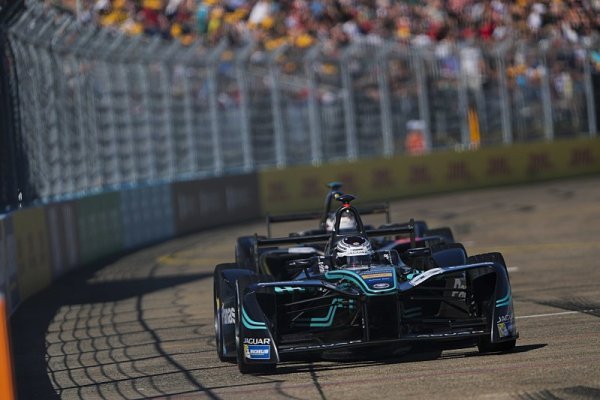 Mercedes uvažuje o Formuli E Mercedes uvažuje o Formuli E