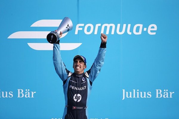 Buemi a Di Grassi si vyměnili první údery Buemi a Di Grassi si vyměnili první údery