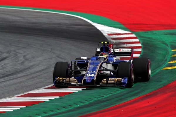 Sauber poslední a bez naděje Sauber poslední a bez naděje