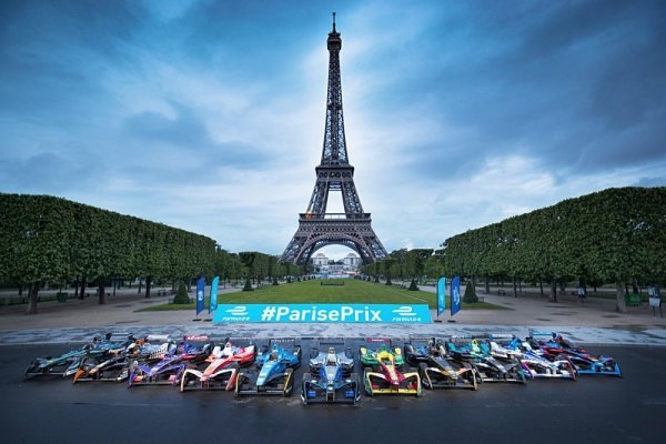 Formula E se prožene centrem Paříže Formula E se prožene centrem Paříže