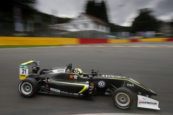 Norrisova spanilá jízda ve Spa pokračuje Norrisova spanilá jízda ve Spa pokračuje
