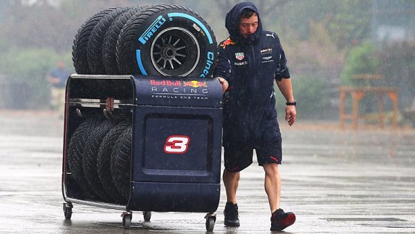 Pirelli se připravuje na Velkou cenu Brazílie Pirelli se připravuje na Velkou cenu Brazílie