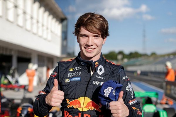 Junior Red Bullu Dan Ticktum přestupuje do GP3