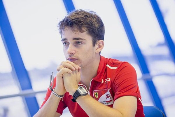 U Sauberu ještě nemá místo jisté ani jeden junior Ferrari U Sauberu ještě nemá místo jisté ani jeden junior Ferrari