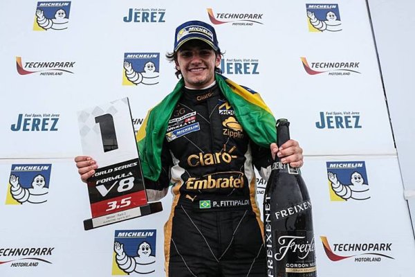 Formule V8 3.5: Úvodní víkend ovládl Fittipaldi s Lotusem Formule V8 3.5: Úvodní víkend ovládl Fittipaldi s Lotusem