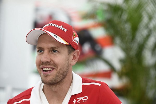 Vettel: Bottas nechtěl zmizet ze zrcátek