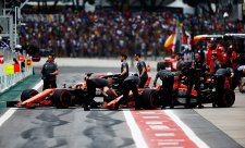 McLaren očekává dvouzastávkové závody