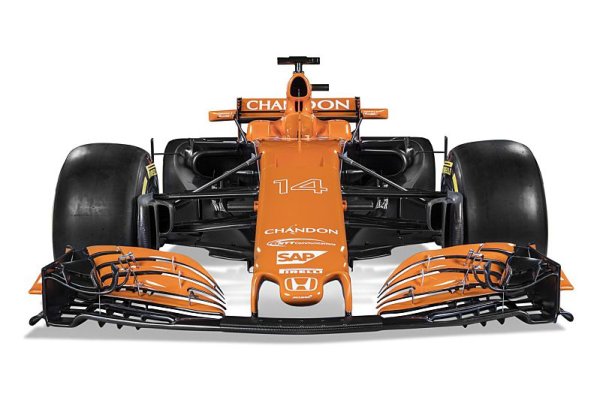 McLaren ukázal svůj oranžovo-černý vůz