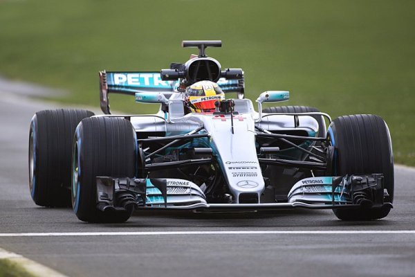 Mercedes a Petronas zůstanou partnery