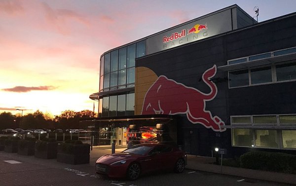 Red Bull má květnový deadline