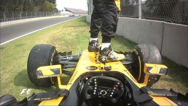 Renault přiznává chybu v nastavení motorů Renault přiznává chybu v nastavení motorů