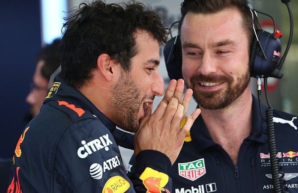 Ricciardo má ve hře s Red Bullem konečně karty na hraní Ricciardo má ve hře s Red Bullem konečně karty na hraní