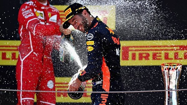 Ricciardo údajně vyjednává pouze s Ferrari