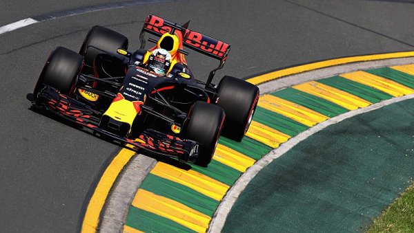 Ovlivnily změny tlumičů rychlost Mercedesu a Red Bullu?