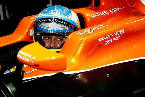 Palmer ztratí 20 a Alonso dokonce 35 míst