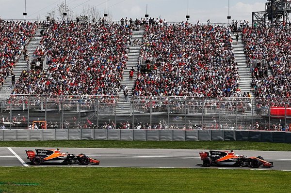 McLaren brzdí přehnaná očekávání