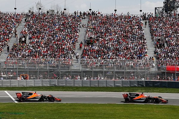 McLaren brzdí přehnaná očekávání McLaren brzdí přehnaná očekávání