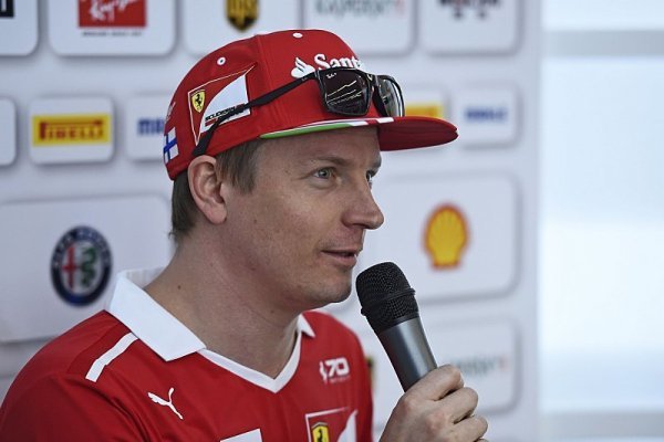 Räikkönen dokázal překonat týmového kolegu Vettela!