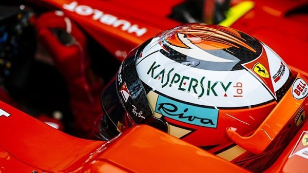 Räikkönen nejrychlejší, Kubica zvládl sto kol