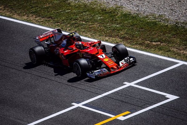 Třetí trénink Räikkönenův, Bottas a Vettel v problémech