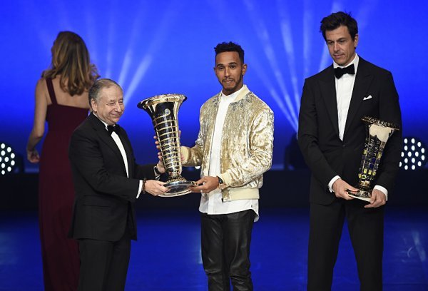 Ve Versailles se předaly tituly mistrů světa v motorsportu